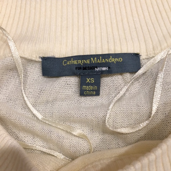 Eiffel Tower Sweater - Picture 2 of 3